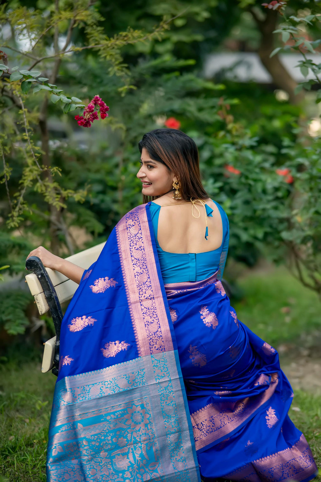 Designer Navy Blue Indian Sari featuring intricate zari weaving and a stunning contrast pallu for a complete traditional look.