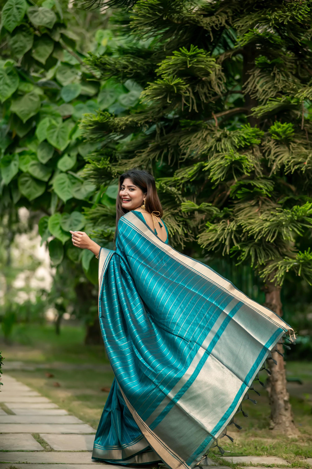 Gorgeous purple Banarasi saree with lavish zari design, perfect for traditional and formal wear.