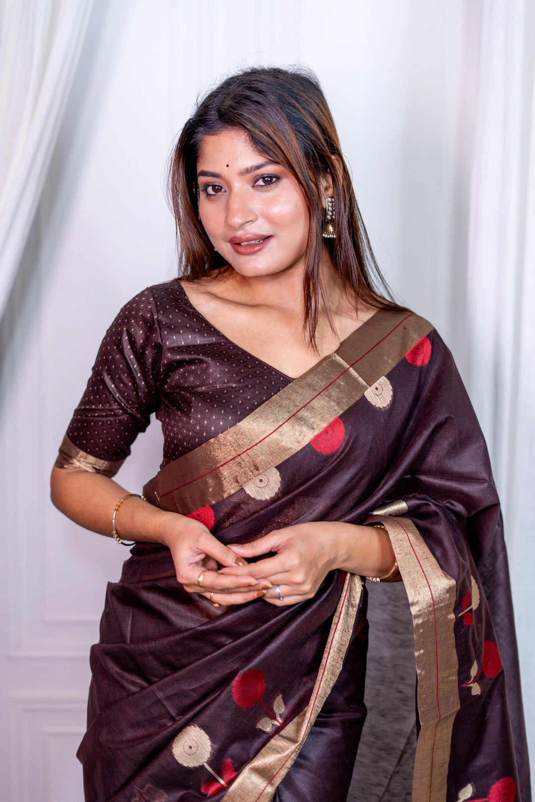 Timeless purple pure linen silk saree with Jamdani border and brocade blouse, perfect for weddings and festivals.