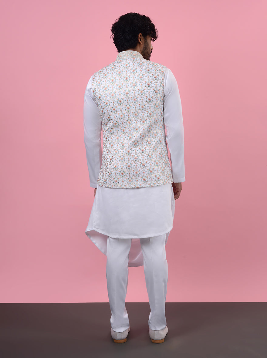 Capture attention with this chic White Kurta Set, tailored for festive moments.