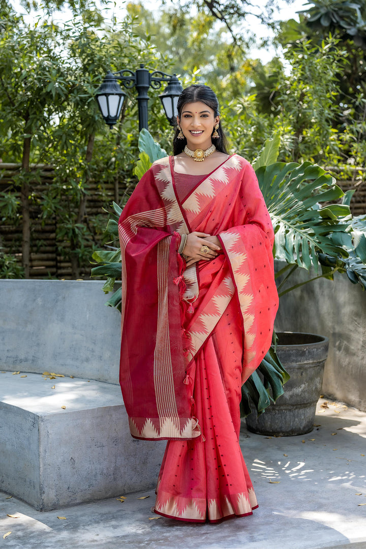 Zari-lined Tussar silk saree with Bandhani butti for spiritual USA gatherings