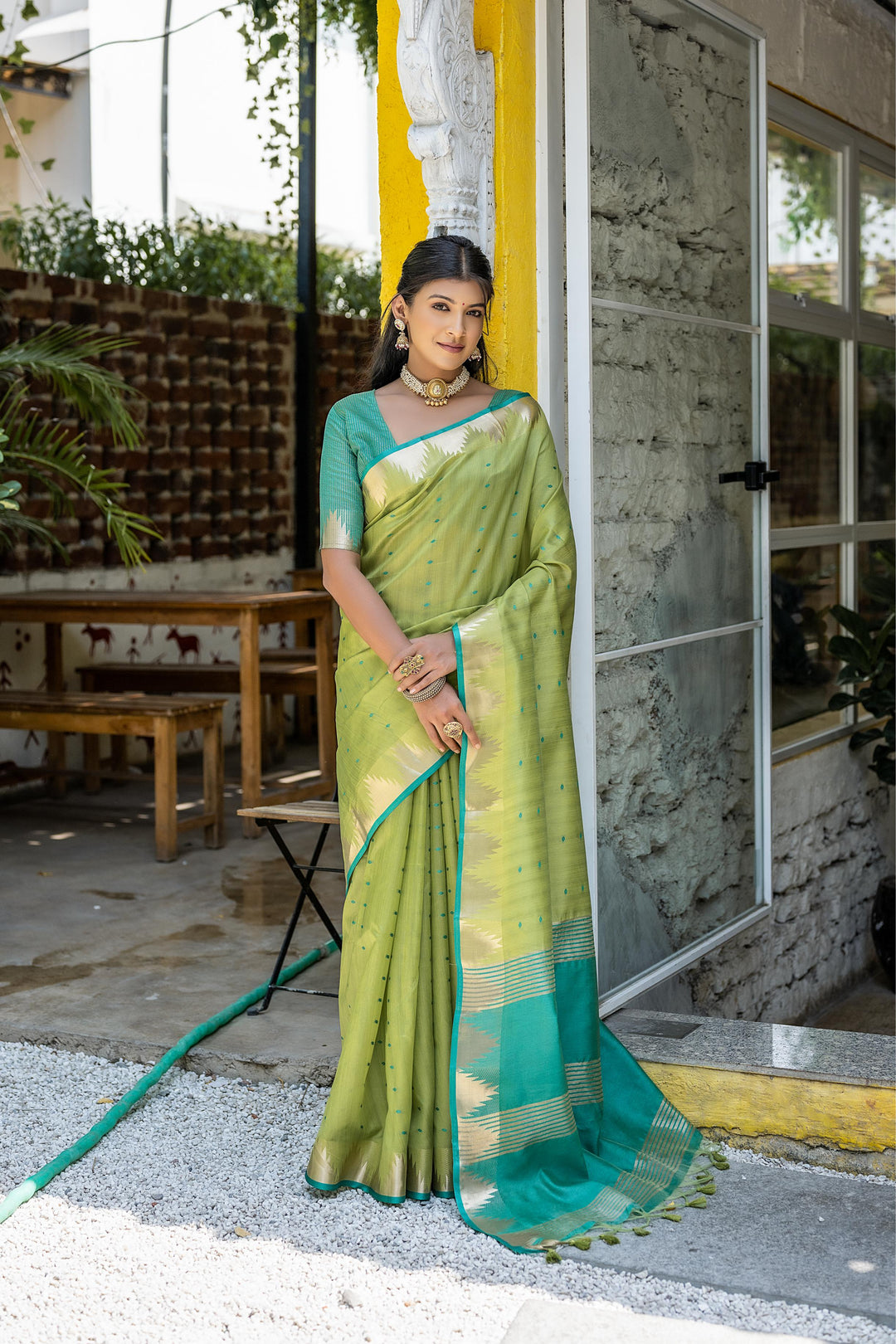 Zari-lined Tussar silk saree with Bandhani butti, ideal for USA weddings