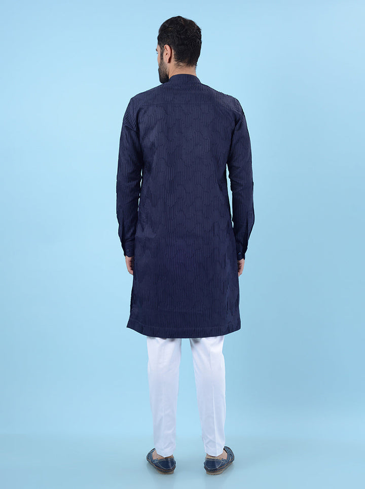 Celebrate in style with this fashionable blue kurta pajama, ideal for cultural gatherings in the USA.