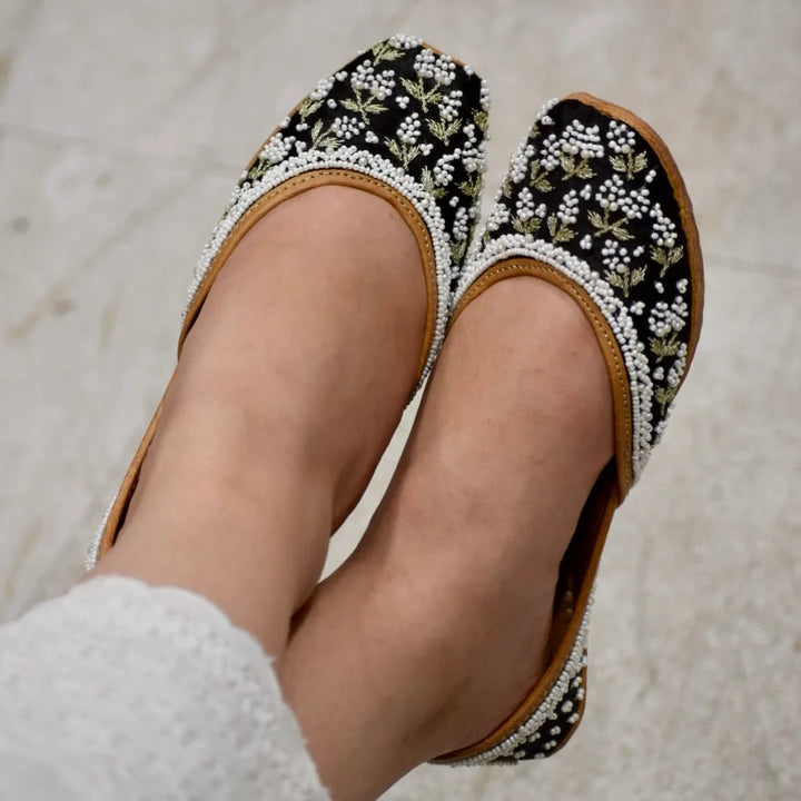 Black Silk Grapes Jutti | Elegant Handmade Punjabi Footwear for Festive Wear