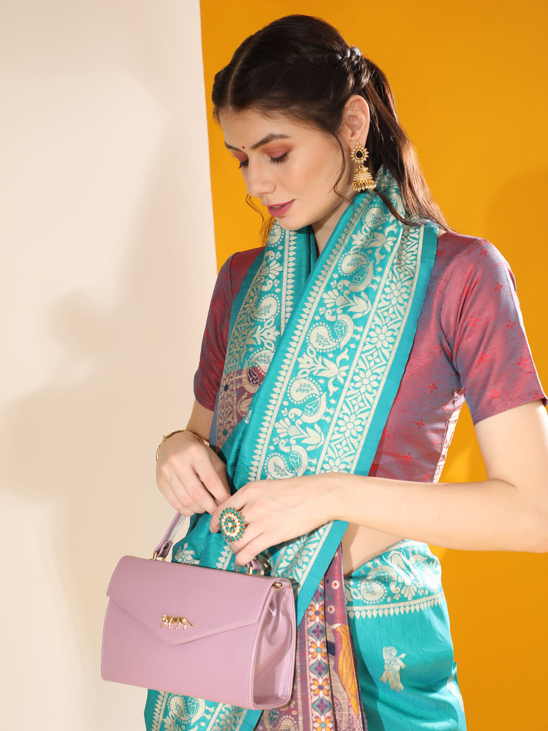 Discover beauty with this exquisite raw silk saree featuring two-tone weaving