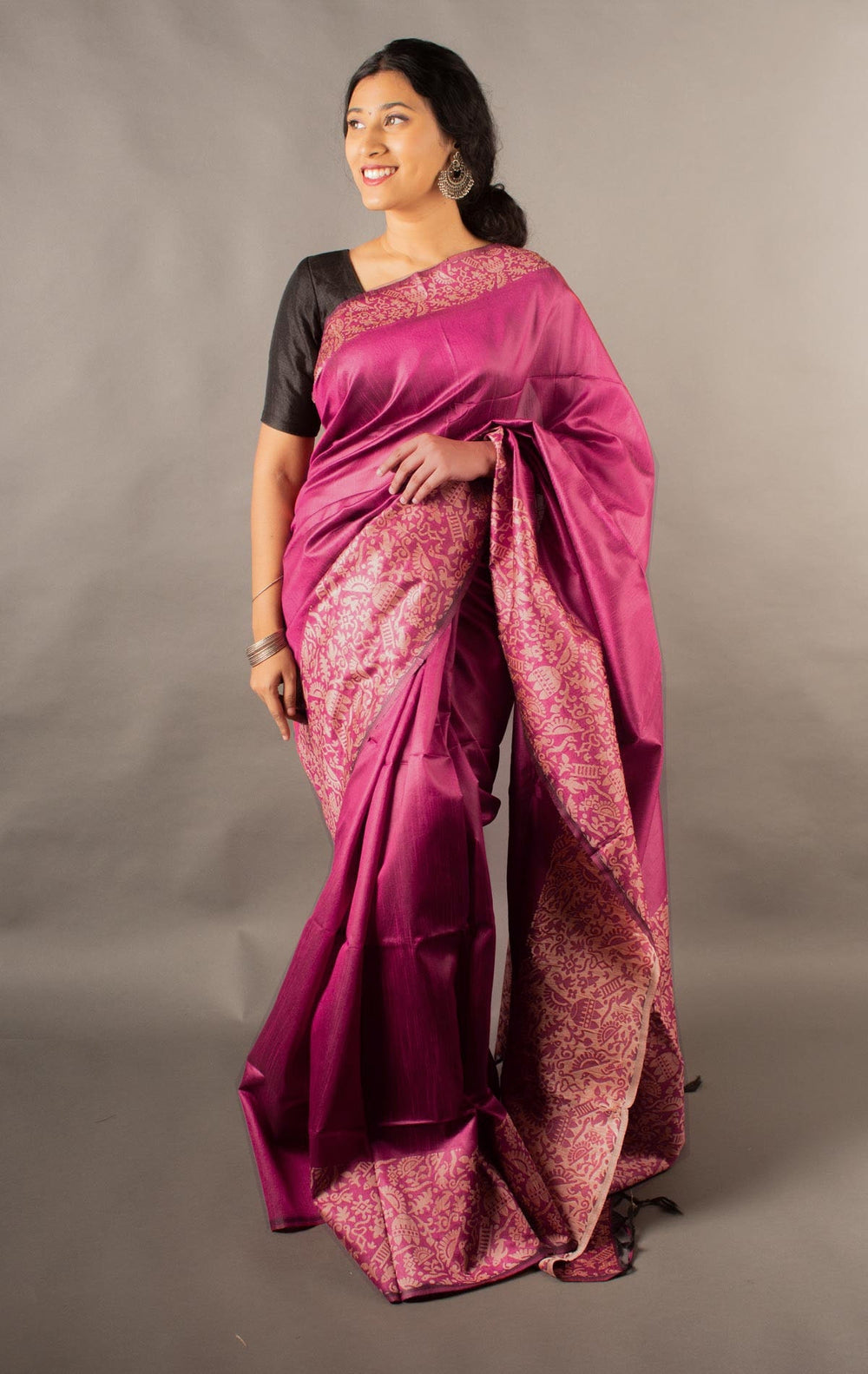 Bright pink Banglori raw silk saree with luxurious pallu detailing, perfect for grand events.