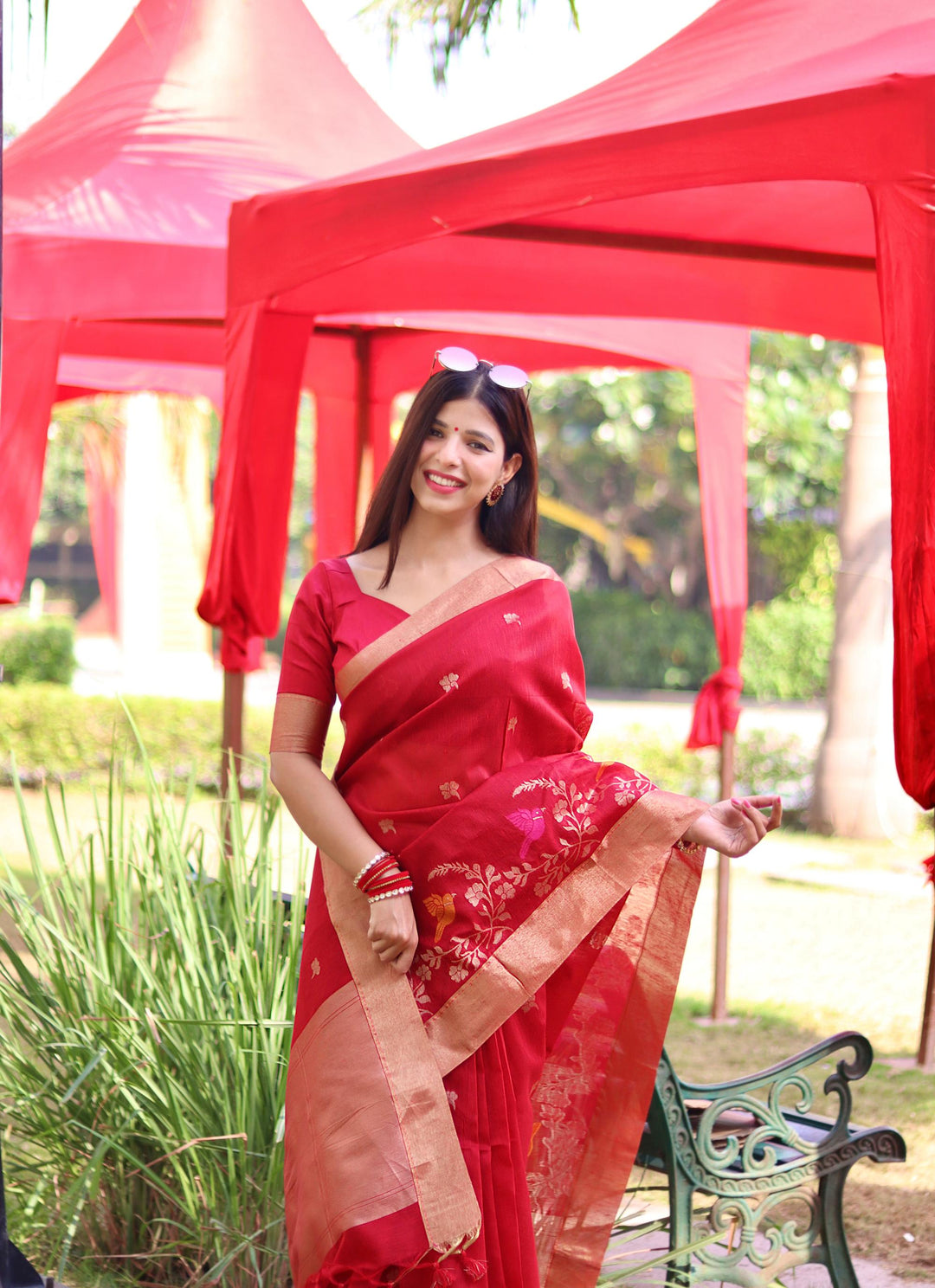 Pure linen silk saree with traditional Jamdani weaving border and Katha lining