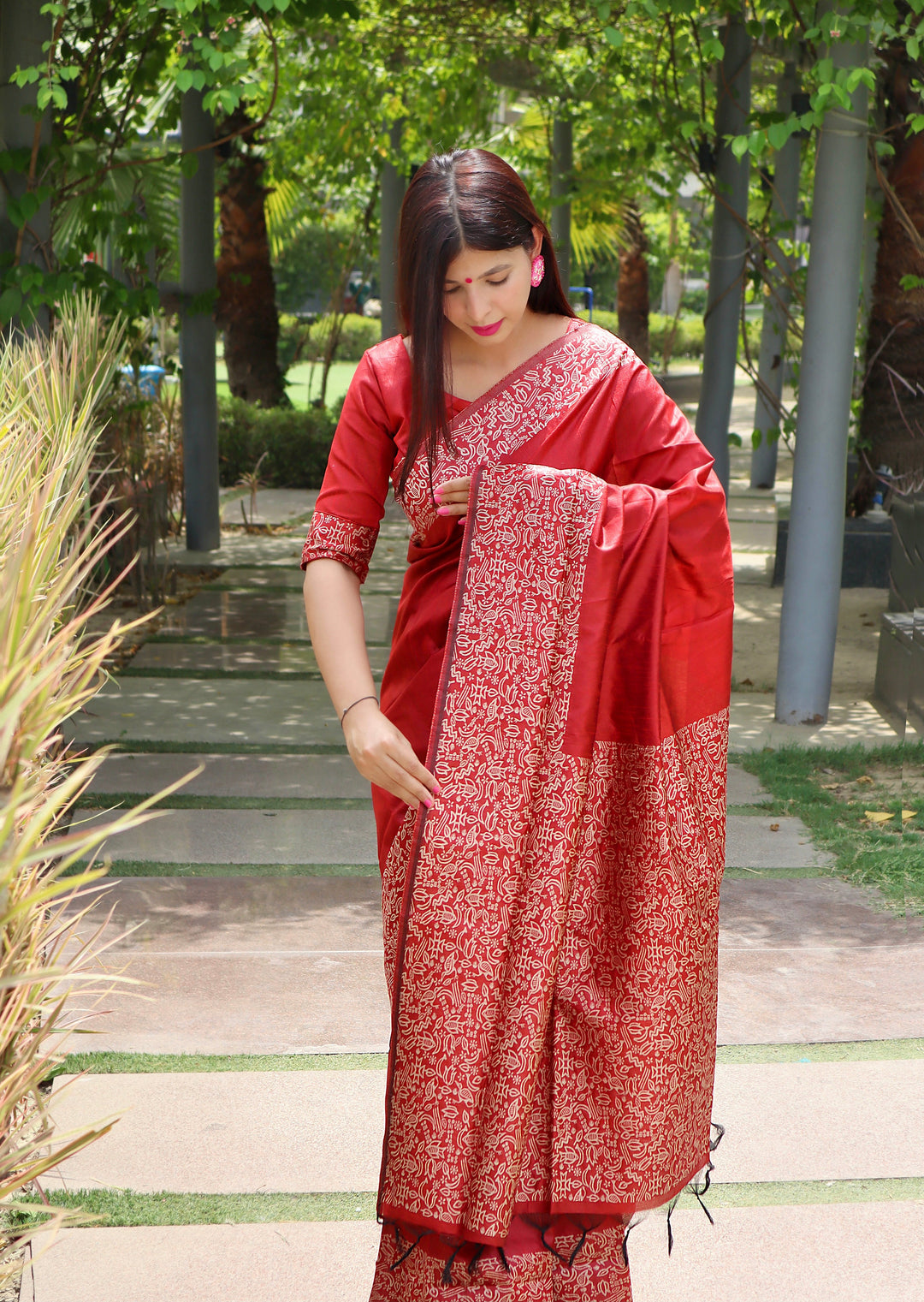 {Color} traditional Indian sari, crafted from raw silk, ideal for weddings and celebrations.