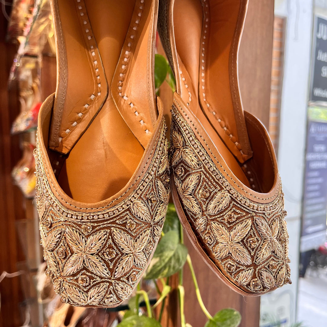 Golden Heritage Juttis | Handcrafted Leather with Intricate Gold Threadwork