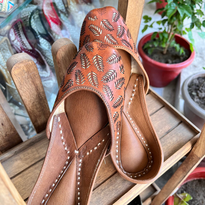 Premium Tan Zafran Jutti | Elegant Handcrafted Leather Footwear