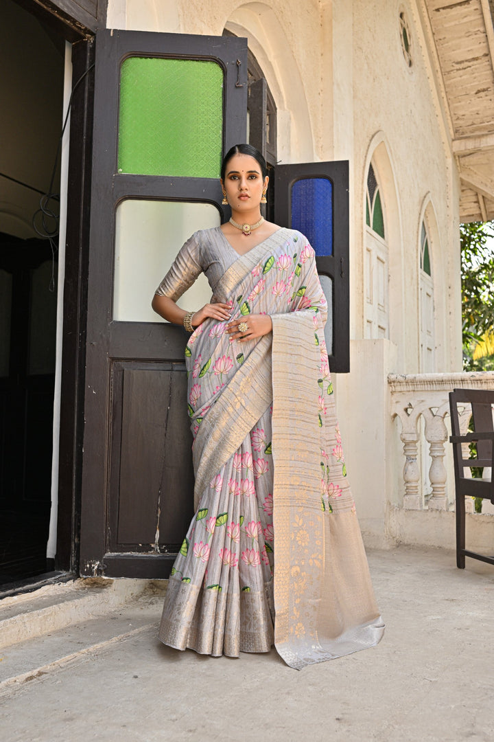 Peach cotton silk saree with a refined zari woven pallu, ideal for formal USA gatherings.