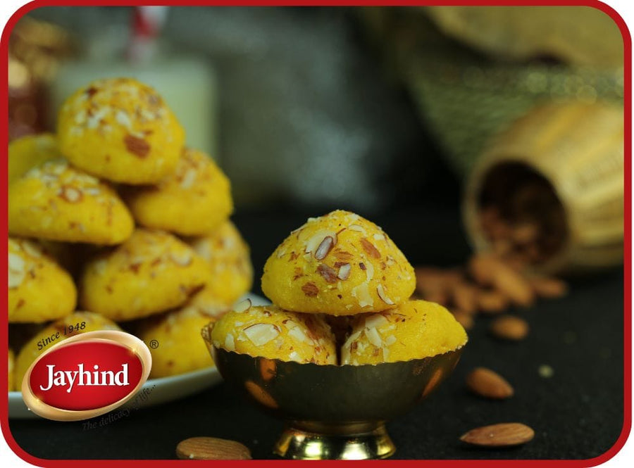 Lakarshi Laddu Traditional Indian sweet made with gram flour, ghee, and cardamom. Soft, crumbly texture perfect for gifting and special occasions.