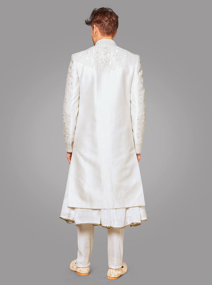 Perfectly tailored, this sherwani offers a flattering fit for a distinguished appearance on special occasions.