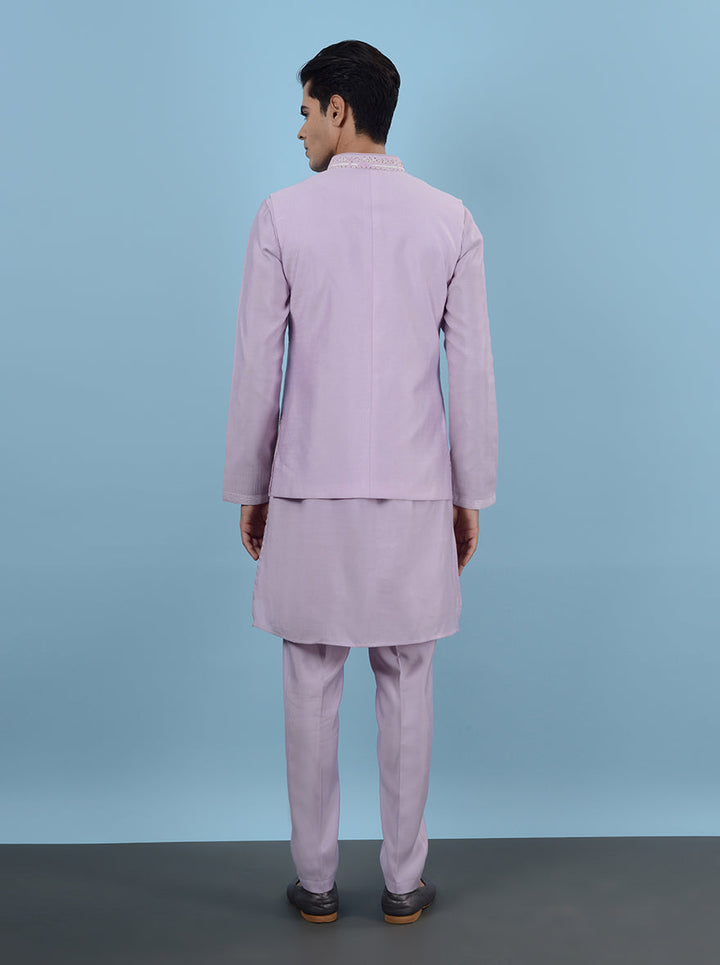 Pink embroidered kurta set, perfect for men’s USA gruh shanti ceremonies.