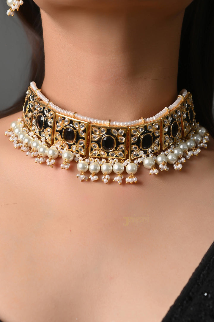 Elegant Velvet Choker Necklace | Statement Fashion Accessory