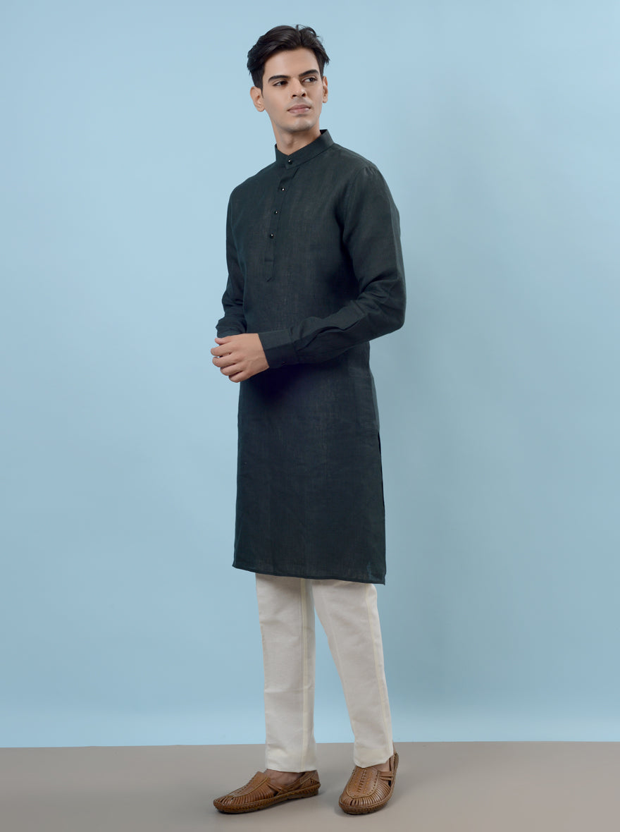 Elevate your style in this olive green kurta set, ideal for pairing with off-white Aligarhi for sophistication.