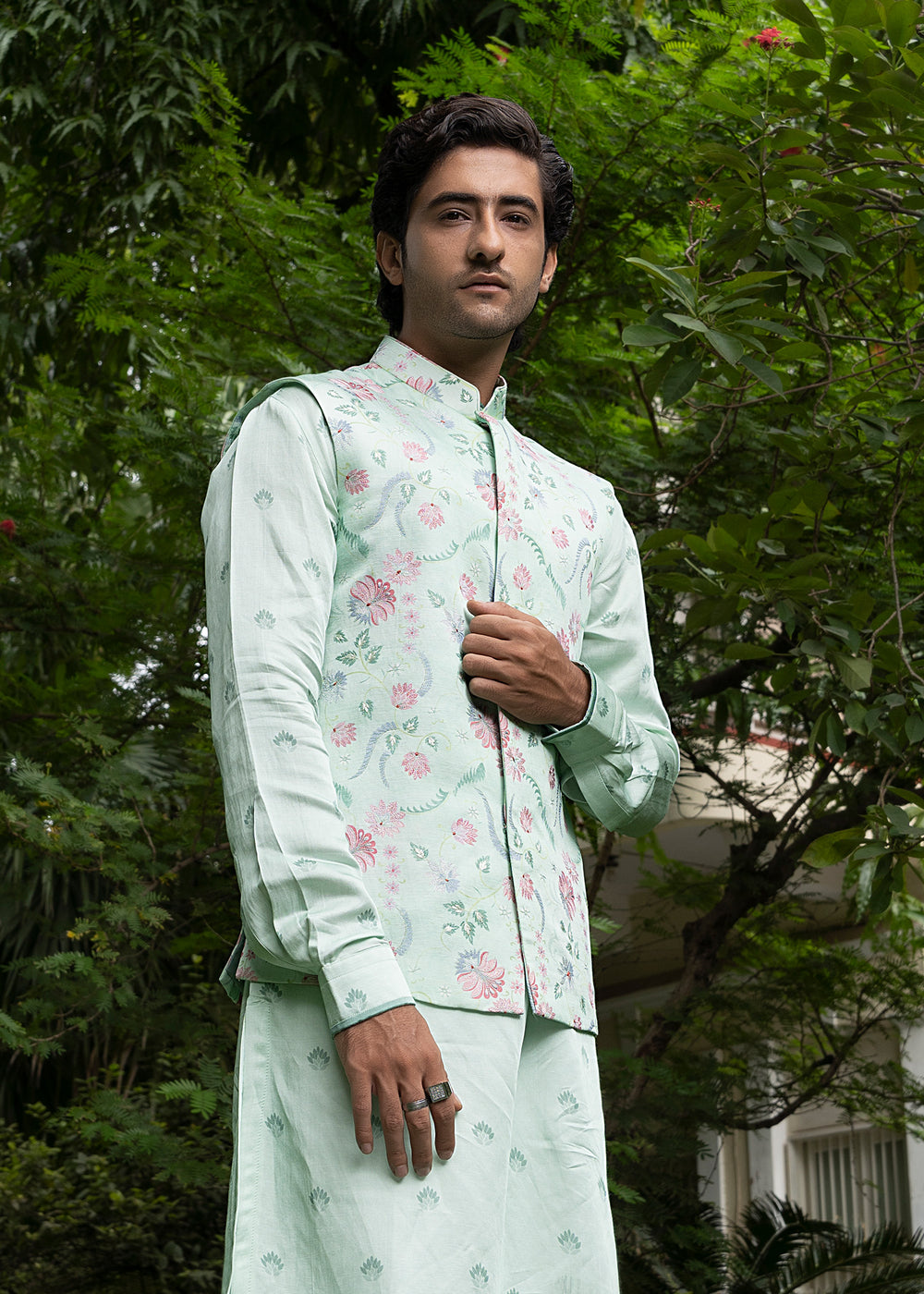 Step into sophistication with our beautifully designed Green Koti Kurta Set, ideal for stylish occasions.