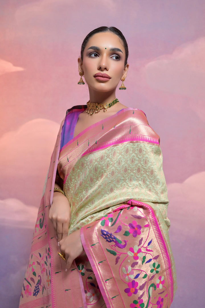 Charming Banarasi saree with zari-woven pallu, contrast border, perfect for USA occasions