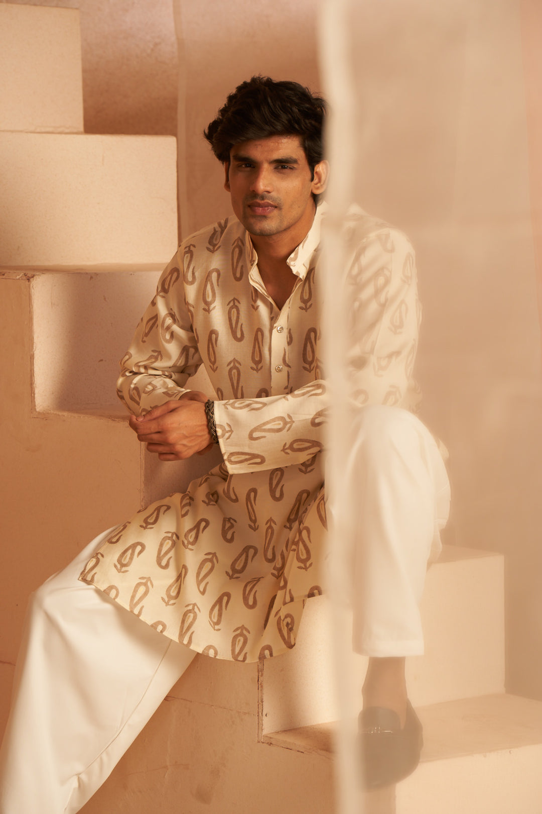 Off-White Silk Mil Dye Kurta Pajama Set | Perfect for Festive Occasions