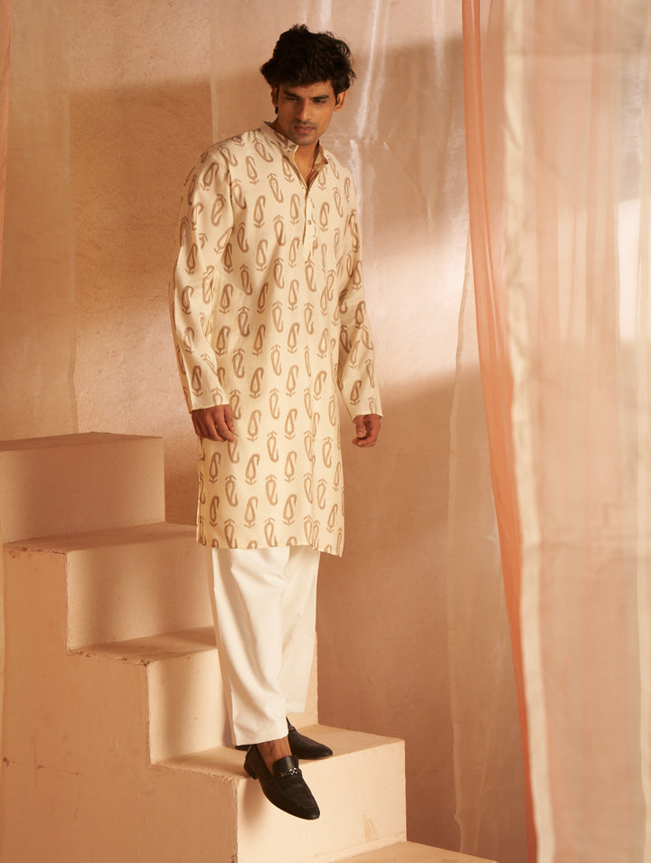 Off-White Silk Mil Dye Kurta Pajama Set | Perfect for Festive Occasions