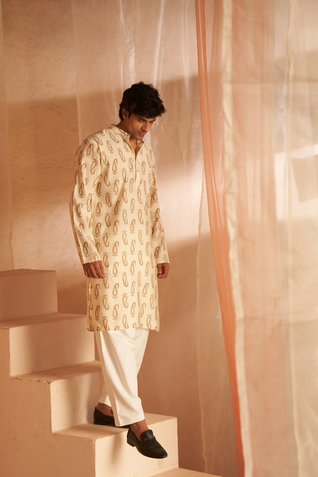 Off-White Silk Mil Dye Kurta Pajama Set | Perfect for Festive Occasions