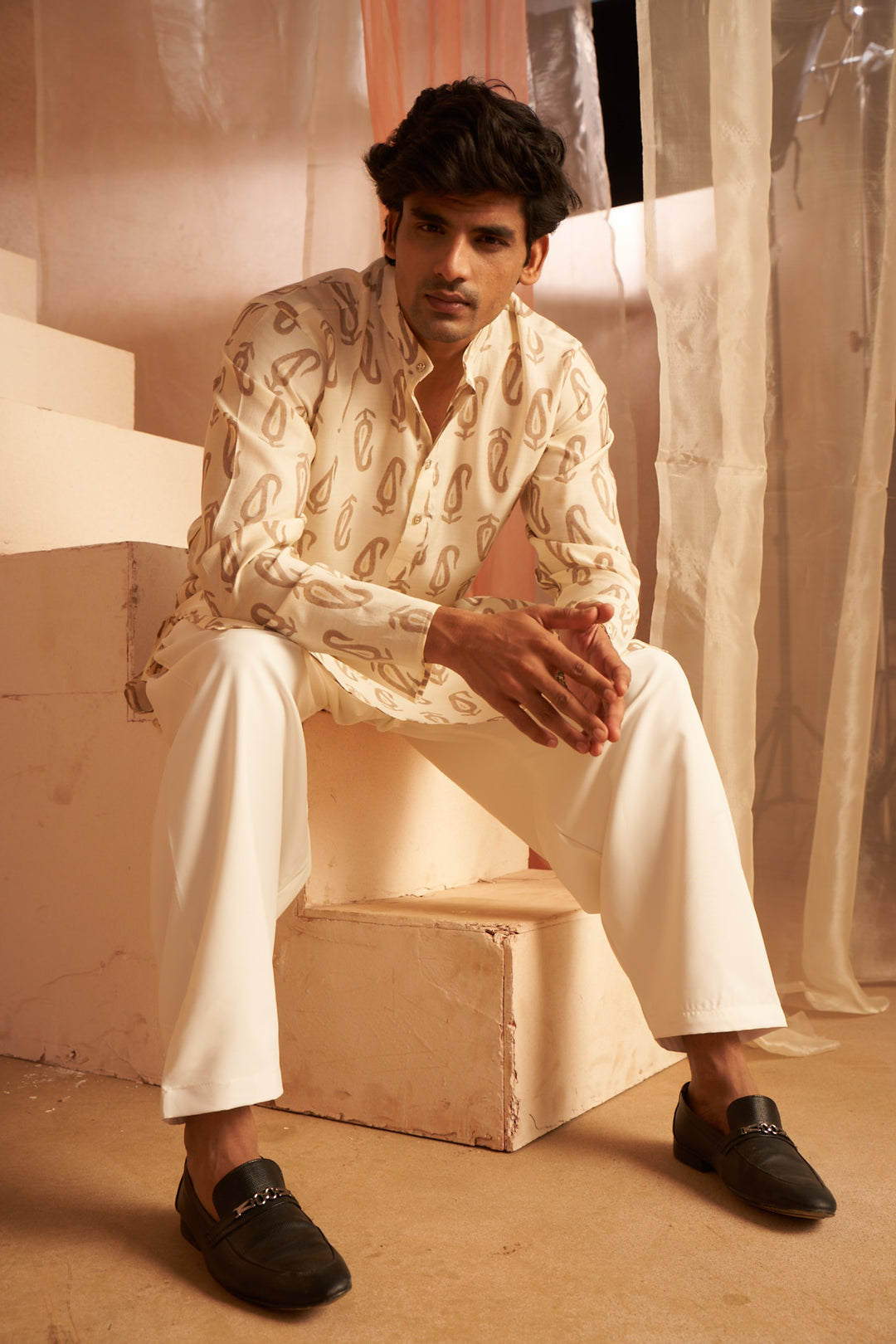 Off-White Silk Mil Dye Kurta Pajama Set | Perfect for Festive Occasions