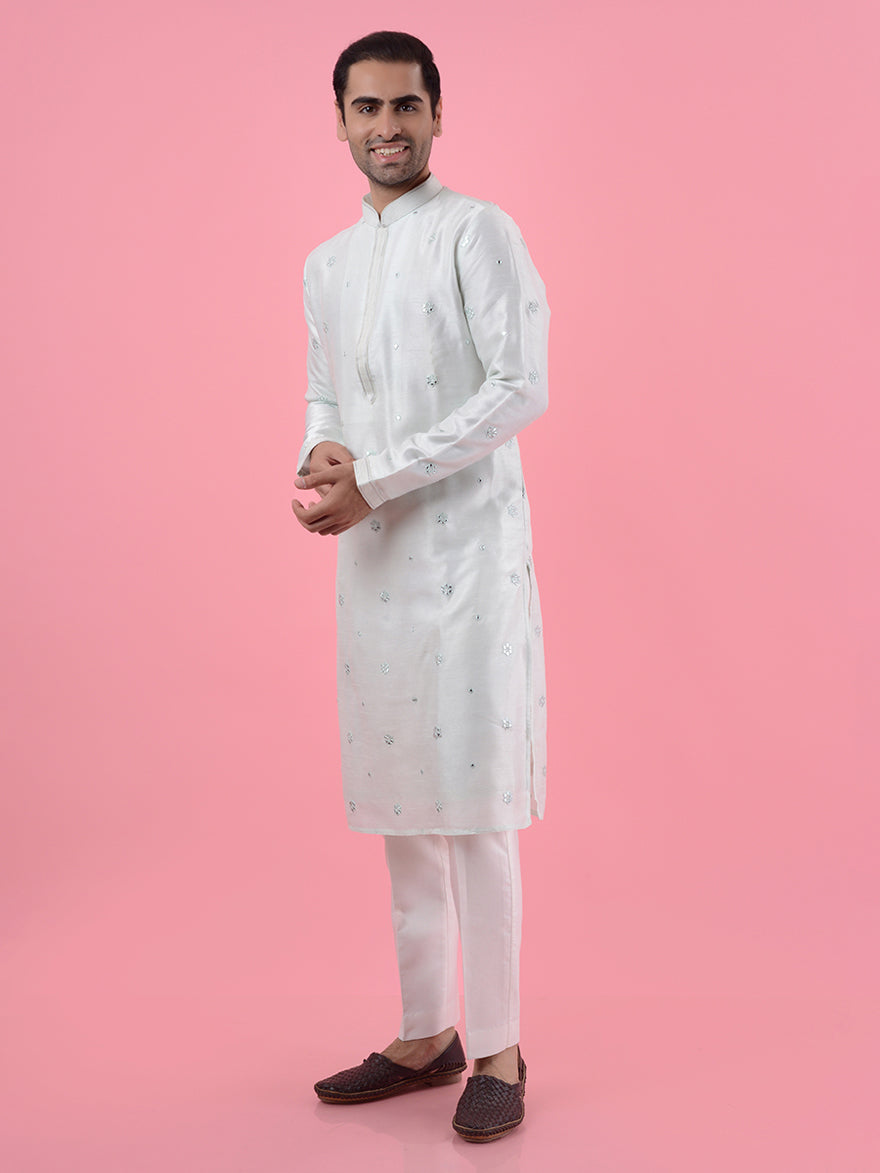 Discover the perfect blend of style and tradition with this mint green kurta pajama set for modern men in the USA.