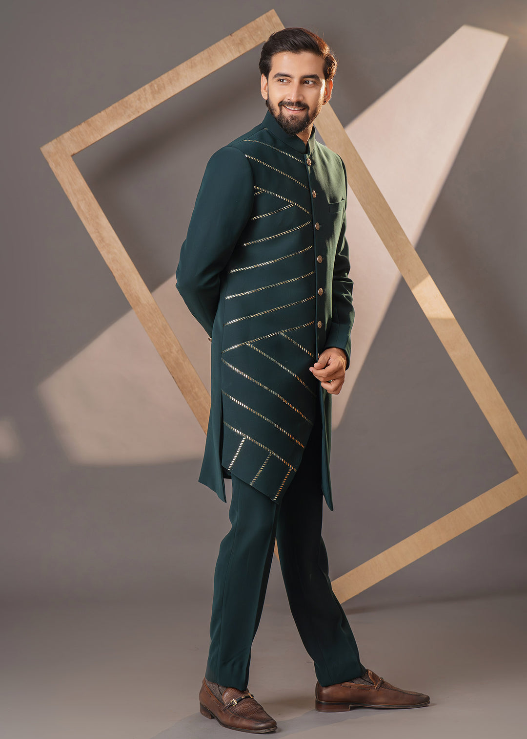 Make an impression at weddings with this elegant dark green Indo-Western outfit, tailored for comfort.