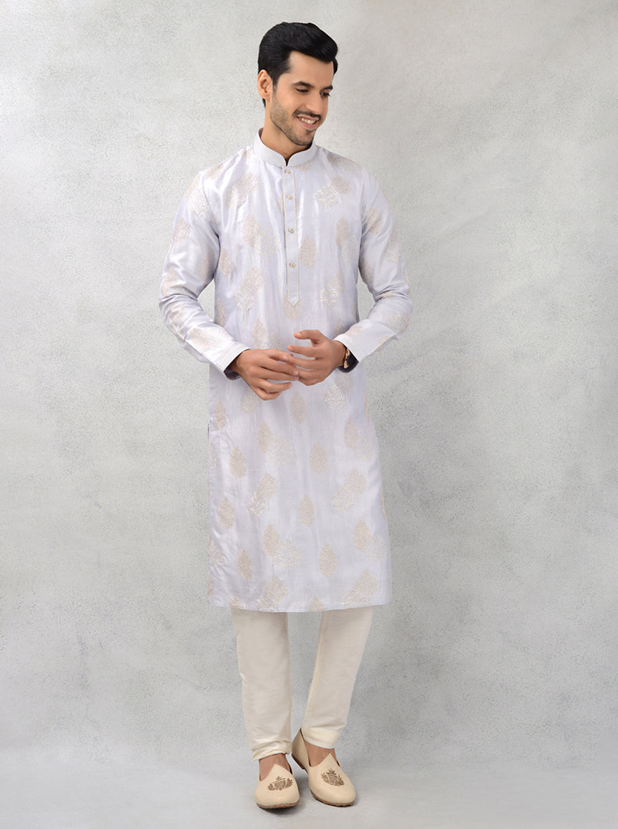 Stylish kurta pajama, perfect for mehndi ceremonies in the USA.