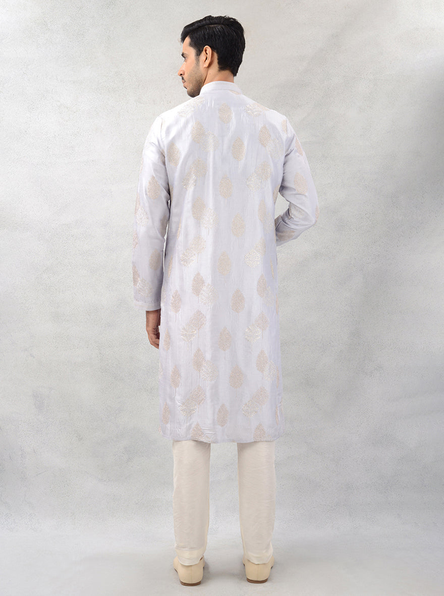 Elegant light blue kurta that adds sophistication to your look.