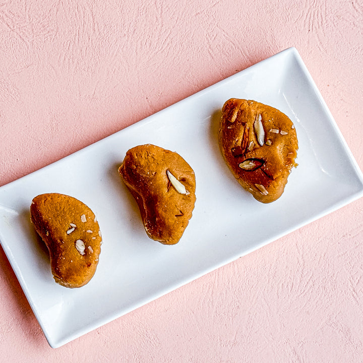 Traditional Rajasthani Peda, an Indian mithai ideal for festive occasions in the USA.