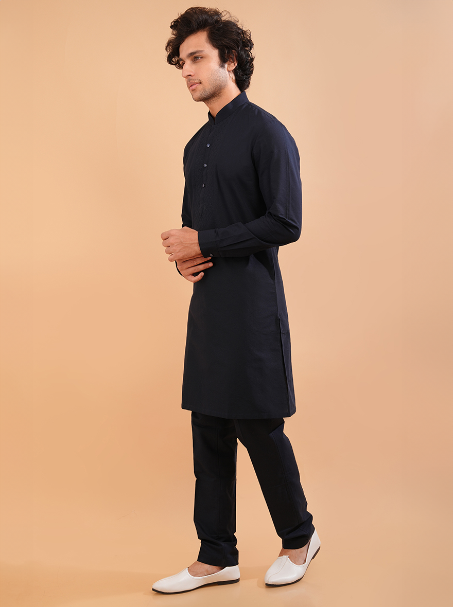 Experience comfort and style with this navy blue kurta pajama set, ideal for gatherings in the USA.