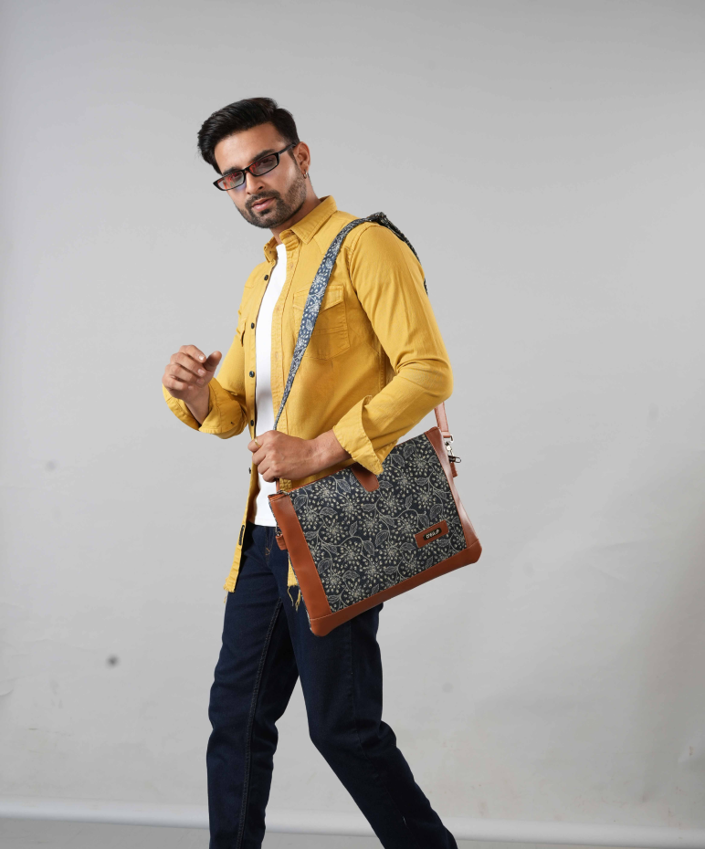 Handcrafted Jute Laptop Sleeve | Eco-Friendly Protection for Modern Professionals