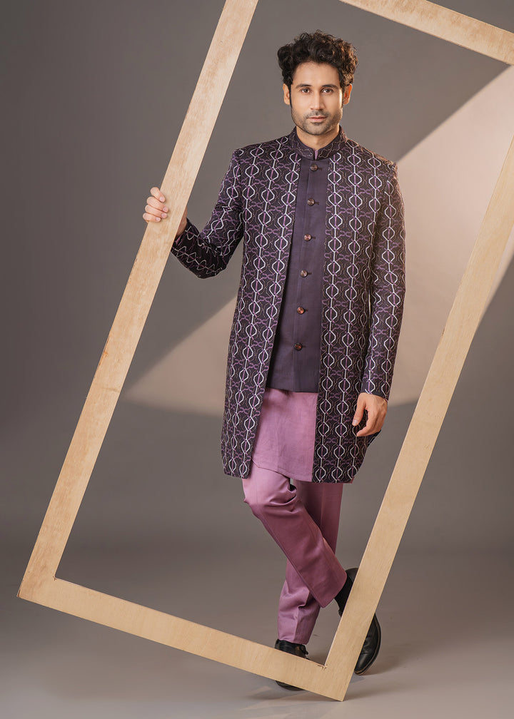 This stunning kurta set beautifully blends tradition and modern style for weddings and special events.