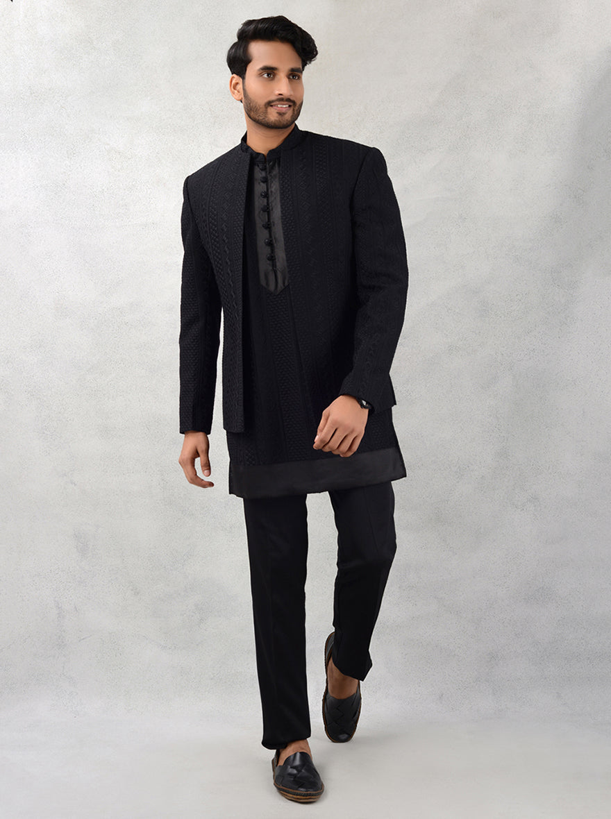 Combine modern style with intricate embroidery in this stunning Black Silk Blend Indowestern.