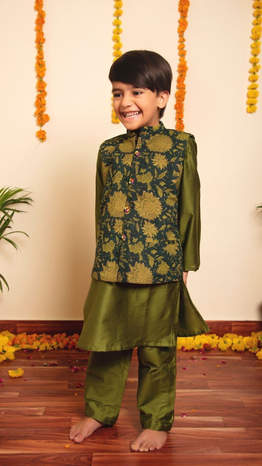 BACHPAN IDIKA GREEN KURTA JACKET SET - Pomcha Jaipur