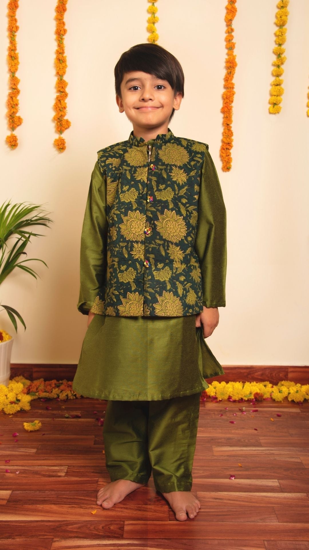 BACHPAN IDIKA GREEN KURTA JACKET SET - Pomcha Jaipur