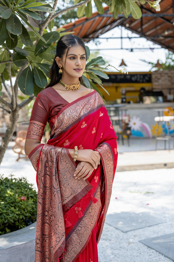 5.5 MTR Banarasi saree with contrast zari border for American festivals