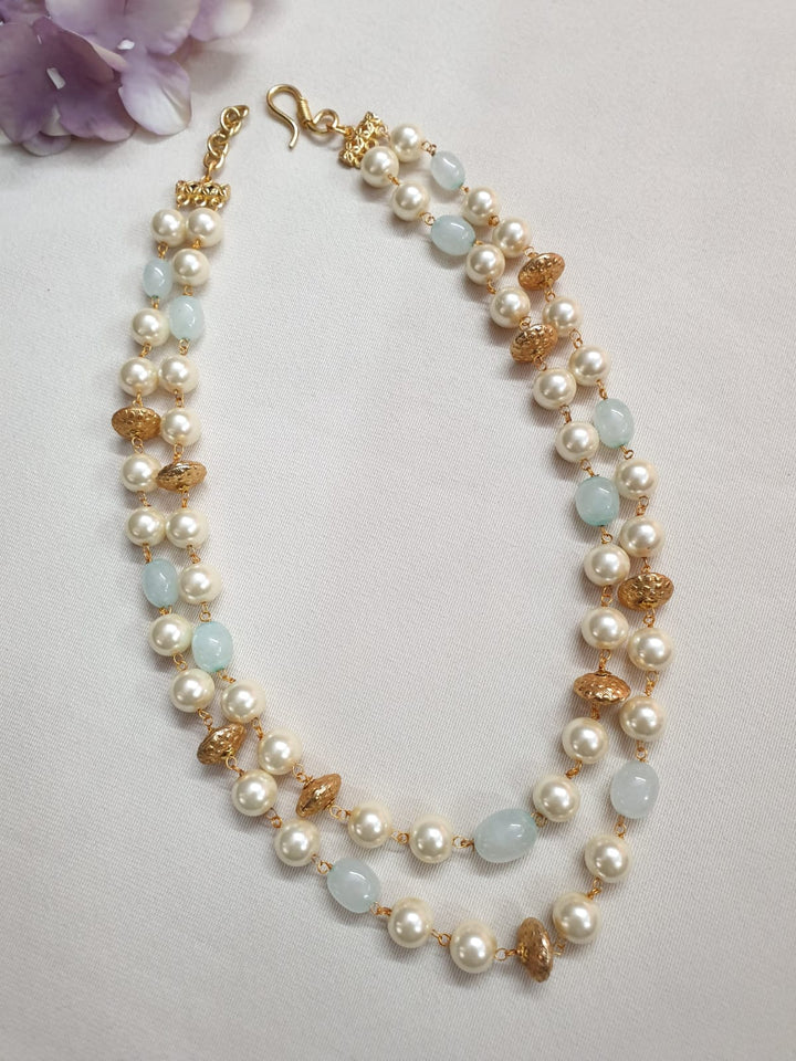 Elegant Pearl Drop Necklace | Timeless Fashion Accessory