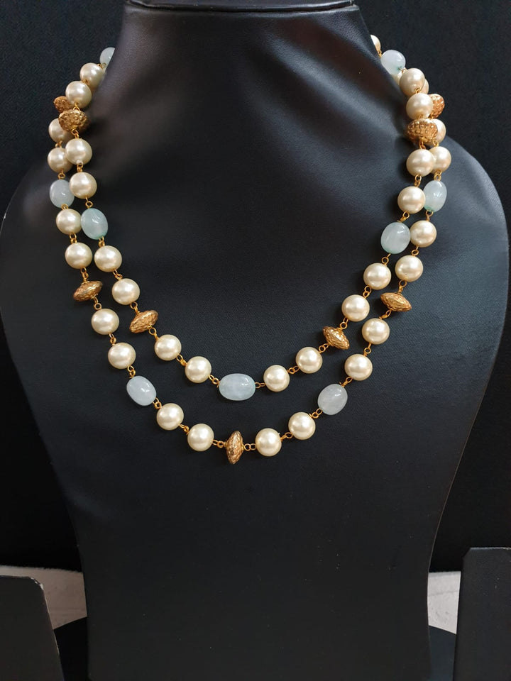 Elegant Pearl Drop Necklace | Timeless Fashion Accessory