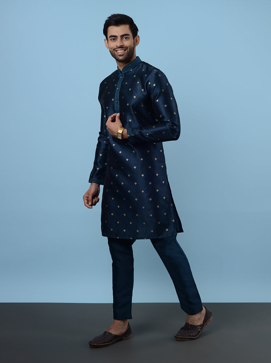 USA men’s peacock blue kurta pajama, crafted for mehndi ceremonies.