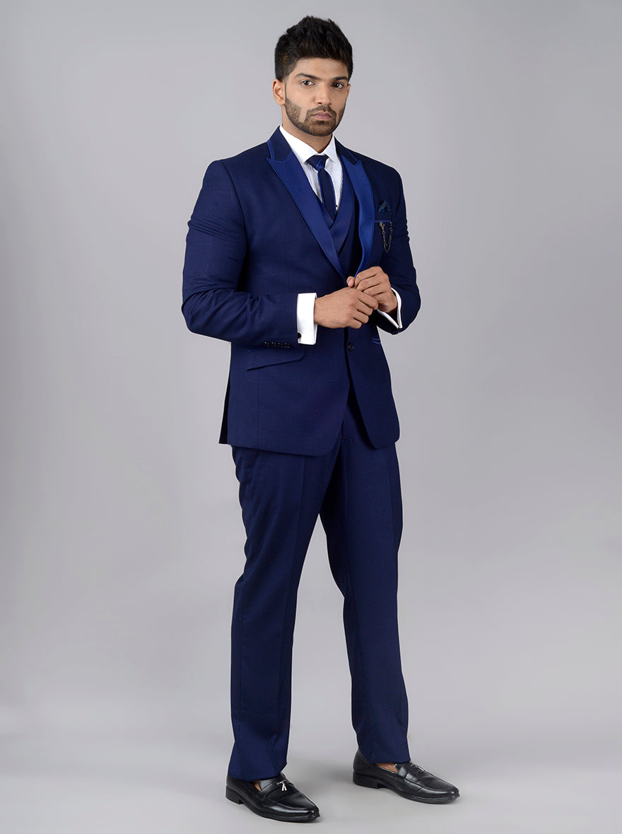 Chic royal blue tuxedo for men, perfect for weddings and special occasions, combining style and comfort for formal wear.