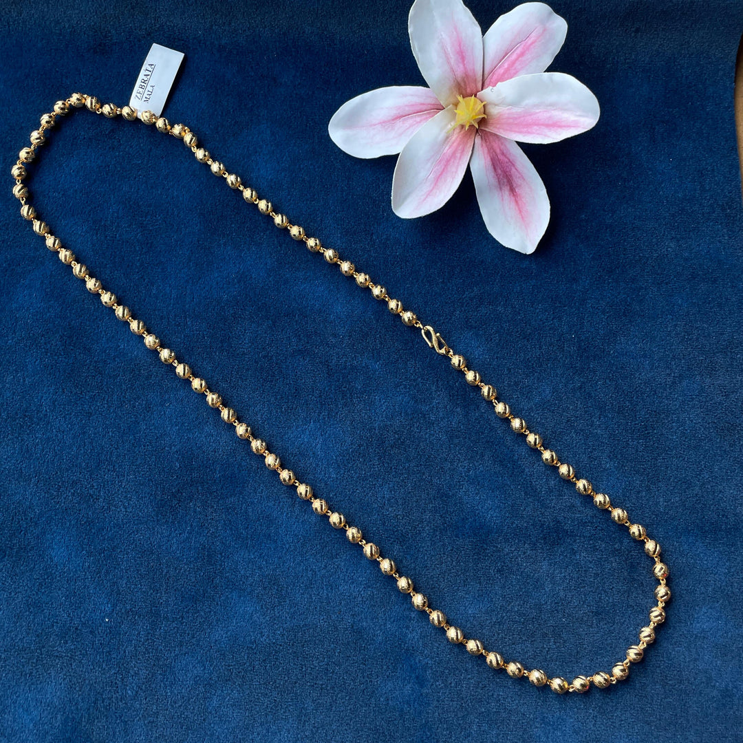 Sophisticated Magmala necklace, designed for special occasions, an authentic Indian jewelry piece.