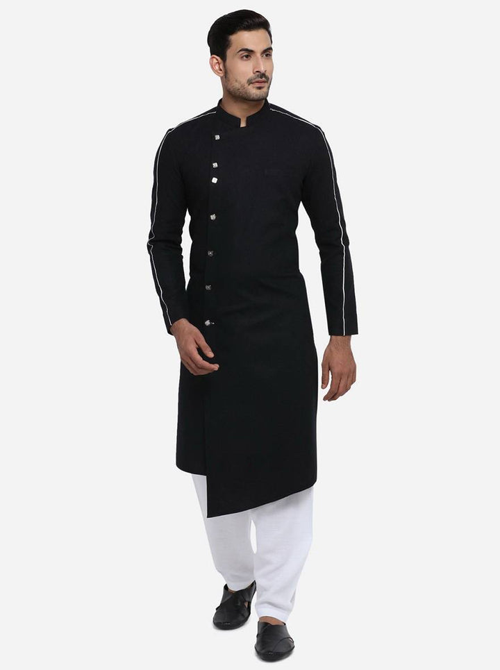 Elevate your style with this stylish solid black kurta set.