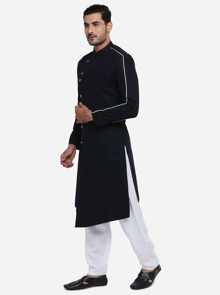 Comfortable solid black kurta set, perfect for special events and outings.