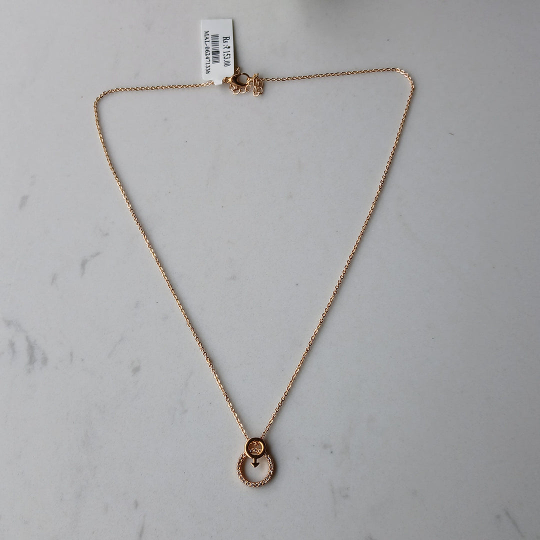 Beautiful rose gold necklace, ideal for adding a subtle shine to your daily look.