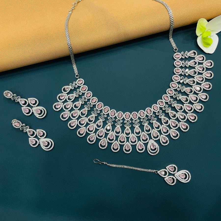 Luxurious American diamond jewelry set for the sophisticated bride.