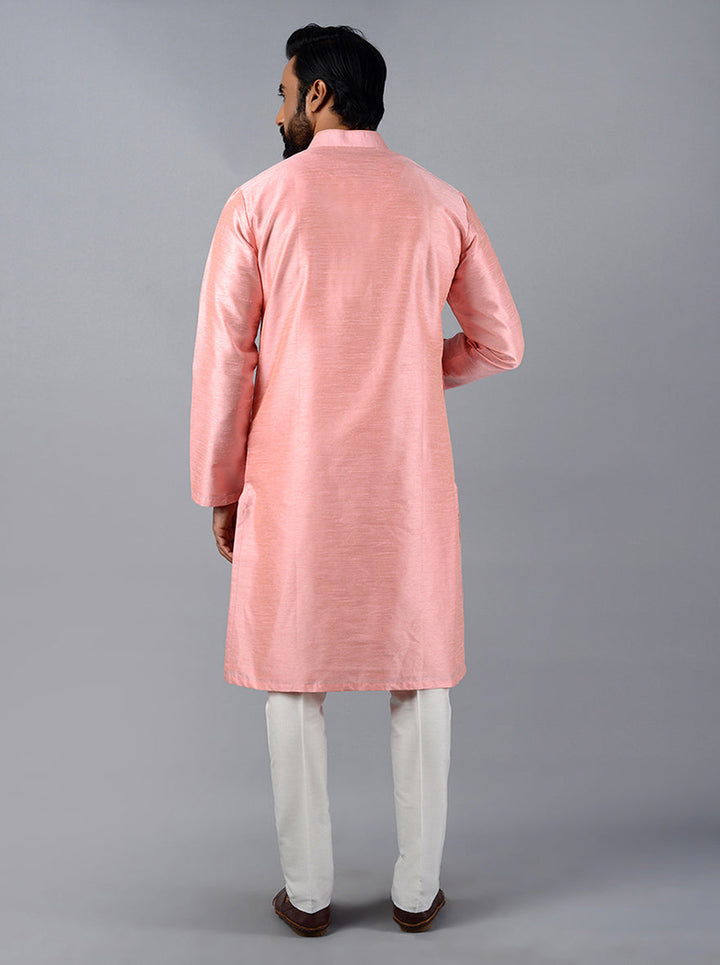 Experience comfort and style with this stylish flamingo pink kurta set, tailored for modern events.