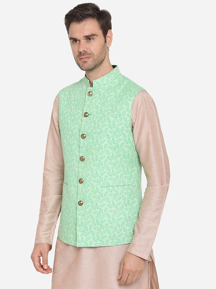 Light-green waistcoat featuring an elegant design and functional pockets, ideal for festive celebrations.