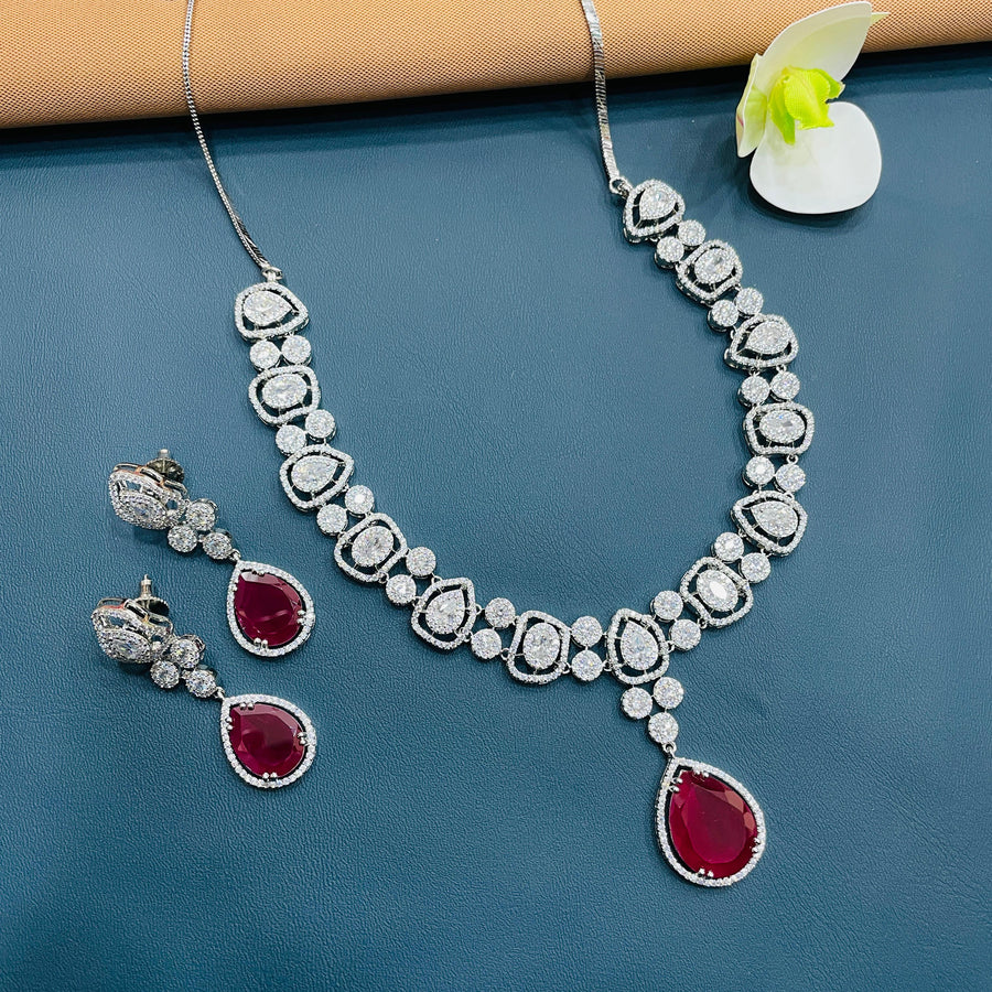 Stunning bridal necklace, ideal for adding charm to your look.